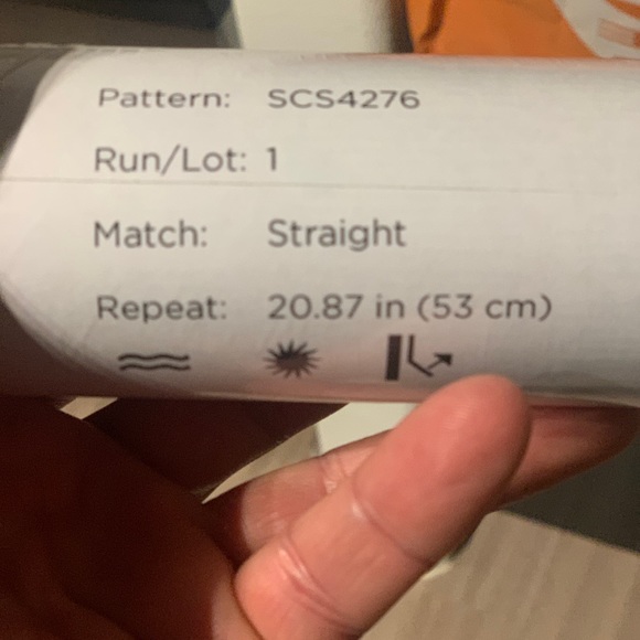 SCALAMADRE’ NUWALLPAPER, LEAPING CHEETAH. BUBBLEGUM PINK 5 ROLLS - Picture 10 of 15